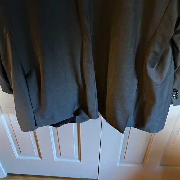 Kenneth Cole 2 piece 2 button suit in charcoal. 58 long coat - Picture 13 of 14